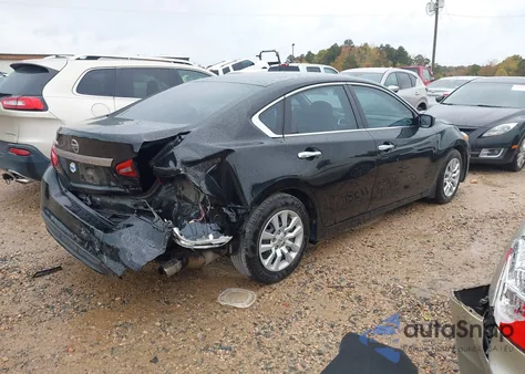 2017 Nissan Altima 2.5 S z USA, uszkodzony, nr VIN 1N4AL3AP3HC228972